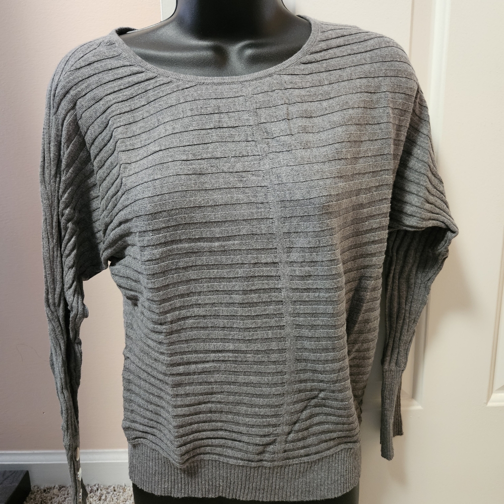 New York & Company Gray Ribbed Crew Neck Sweater
